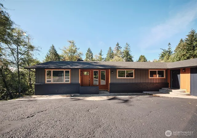 Photo 1 of Single family home for sale at 209 Sunset Dr, Longview, WA 98632 | MLS# NWM2571670 | Listing updated on 2026-10-02