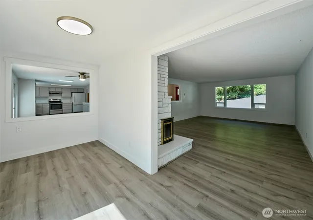 Photo 3 of Single family home for sale at 209 Sunset Dr, Longview, WA 98632 | MLS# NWM2571670 | Listing updated on 2026-10-02