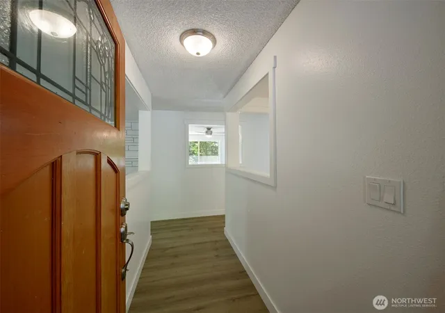 Photo 2 of Single family home for sale at 209 Sunset Dr, Longview, WA 98632 | MLS# NWM2571670 | Listing updated on 2026-10-02