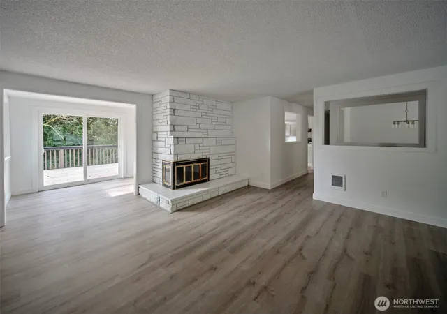 Photo 4 of Single family home for sale at 209 Sunset Dr, Longview, WA 98632 | MLS# NWM2571670 | Listing updated on 2026-10-02