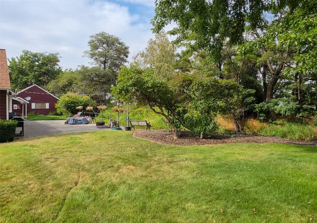 Photo 3 of Single family home for sale at 24 Shields Ave, Milton Freewater, OR 97862 | MLS# NWM2571677 | Listing updated on 2026-10-22