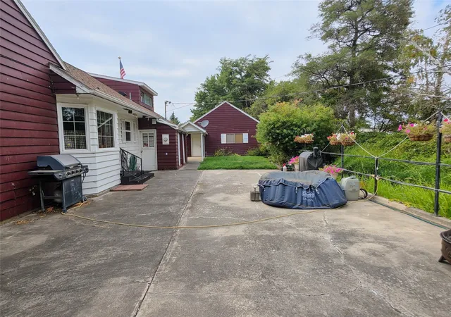 Photo 3 of Single family home for sale at 24 Shields Ave, Milton Freewater, OR 97862 | MLS# NWM2571677 | Listing updated on 2026-10-22