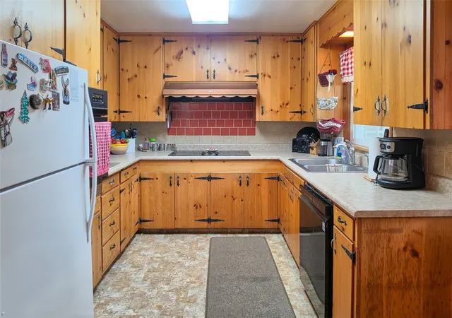 Photo 4 of Single family home for sale at 24 Shields Ave, Milton Freewater, OR 97862 | MLS# NWM2571677 | Listing updated on 2026-10-22