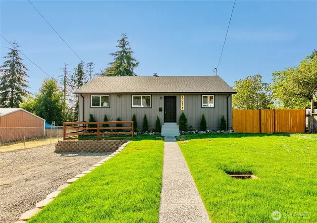 Photo 1 of Single family home for sale at 3211 Herren Ave, Bremerton, WA 98310 | MLS# NWM2571679 | Listing updated on 2026-09-07