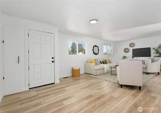 Photo 3 of Single family home for sale at 3211 Herren Ave, Bremerton, WA 98310 | MLS# NWM2571679 | Listing updated on 2026-09-07