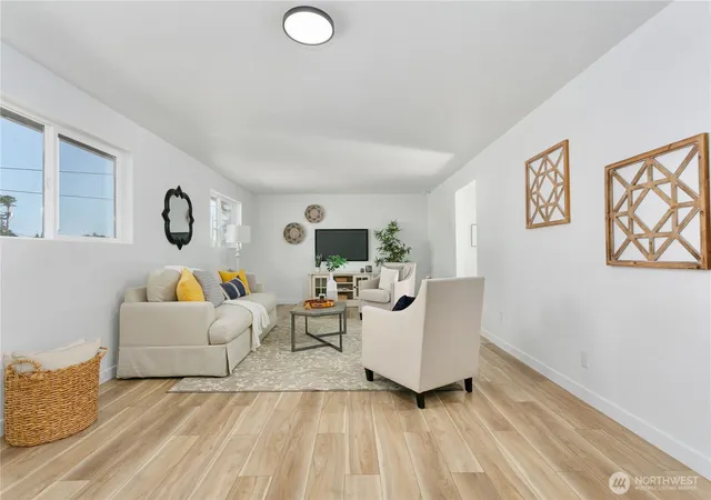 Photo 4 of Single family home for sale at 3211 Herren Ave, Bremerton, WA 98310 | MLS# NWM2571679 | Listing updated on 2026-09-07