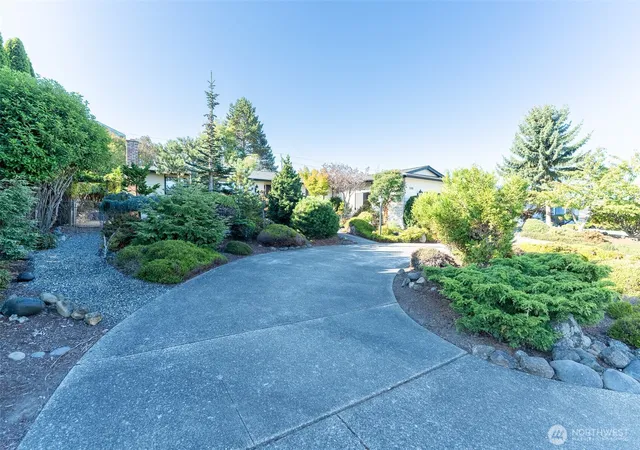 Photo 3 of Single family home for sale at 1340 E 8th Street, Port Angeles, WA 98362 | MLS# NWM2571682 | Listing updated on 2026-09-22
