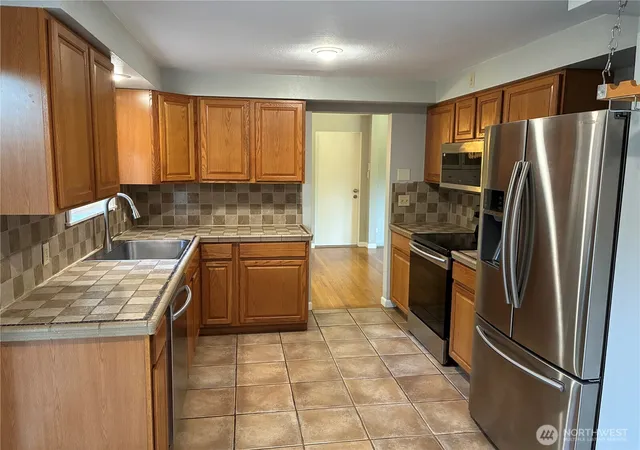 Photo 3 of Single family home for sale at 2333 Edmunds Ave NE, Renton, WA 98056 | MLS# NWM2571684 | Listing updated on 2026-09-25