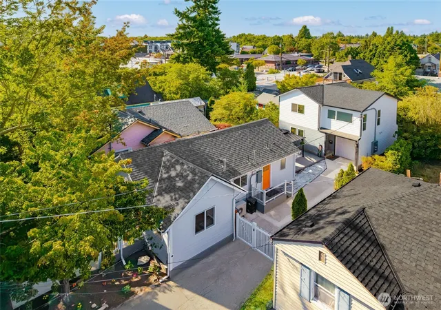 Photo 3 of Single family home for sale at 654 Nw 53 Street, Seattle, WA 98107 | MLS# NWM2571697 | Listing updated on 2026-09-24