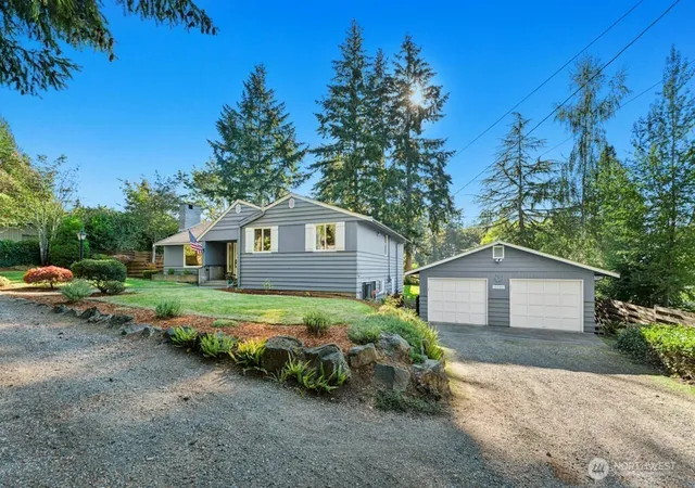 Photo 3 of Single family home for sale at 18989 Marine View Dr Sw, Normandy Park, WA 98166 | MLS# NWM2571703 | Listing updated on 2026-09-30