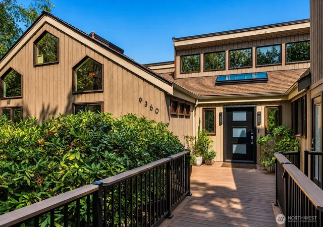 Photo 2 of Single family home for sale at 9360 Mercerwood Dr, Mercer Island, WA 98040 | MLS# NWM2571706 | Listing updated on 2026-09-26