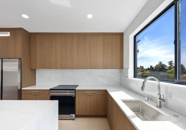 Photo 4 of Single family home for sale at 3945 S Morgan St, Seattle, WA 98118 | MLS# NWM2571715 | Listing updated on 2026-09-24
