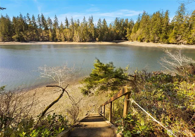 Photo 4 of Single family home for sale at 730 SE Nelson Rd, Shelton, WA 98584 | MLS# NWM2571727 | Listing updated on 2026-09-24