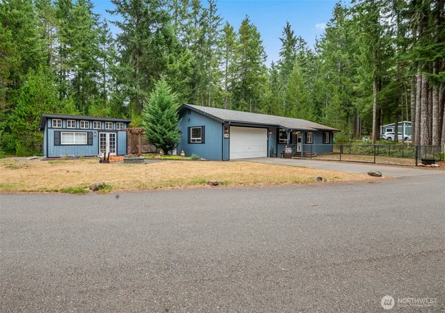Photo 1 of Single family home for sale at 20 N Buckhorn Ct, Hoodsport, WA 98548 | MLS# NWM2571729 | Listing updated on 2026-09-25