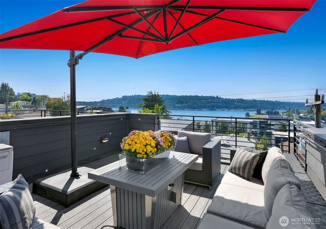 Photo 3 of Single family home for sale at 2708 Franklin Ave E #B, Seattle, WA 98102 | MLS# NWM2571733 | Listing updated on 2026-09-25