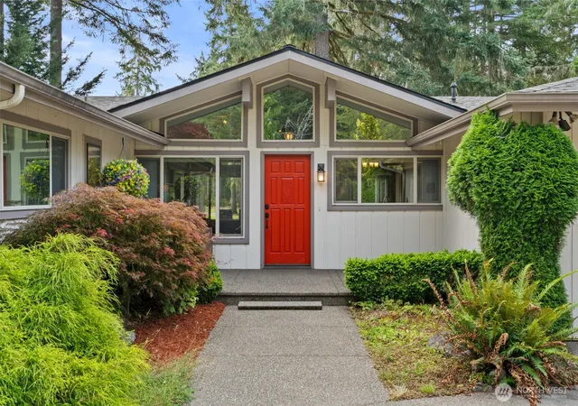 Photo 1 of Single family home for sale at 550 E Country Clb Dr, Union, WA 98592 | MLS# NWM2571746 | Listing updated on 2026-09-25
