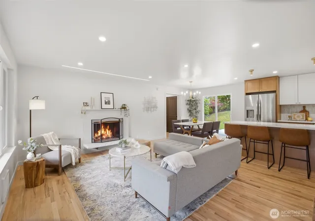Photo 4 of Single family home for sale at 30032 5th Avenue SW, Federal Way, WA 98023 | MLS# NWM2571757 | Listing updated on 2026-09-29