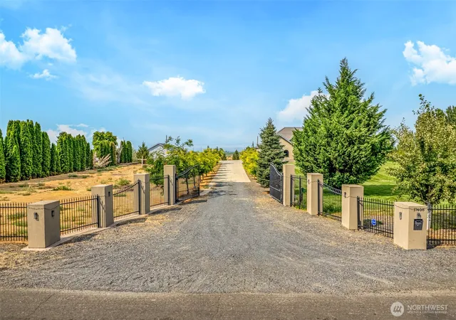Photo 2 of Single family home for sale at 17408 Rd 52 Nw, Quincy, WA 98848 | MLS# NWM2571764 | Listing updated on 2026-09-25