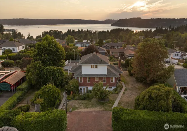 Photo 1 of Single family home for sale at 920 S Ventura Dr, Tacoma, WA 98465 | MLS# NWM2571777 | Listing updated on 2026-09-30