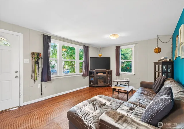 Photo 2 of Sale Pending at 312 26th Avenue S, Seattle, WA 98144 | MLS# NWM2571794 | Listing updated on 2026-09-22