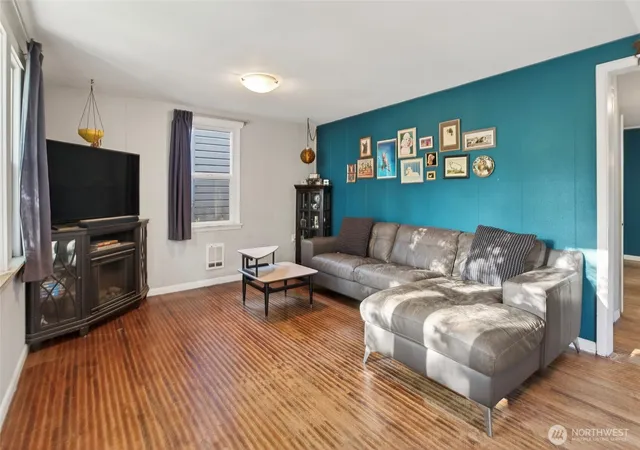 Photo 3 of Sale Pending at 312 26th Avenue S, Seattle, WA 98144 | MLS# NWM2571794 | Listing updated on 2026-09-22