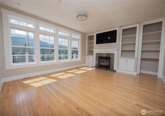 Photo 4 of Single family home for sale at 18175 State Route 9, Mount Vernon, WA 98274 | MLS# NWM2571795 | Listing updated on 2026-09-19
