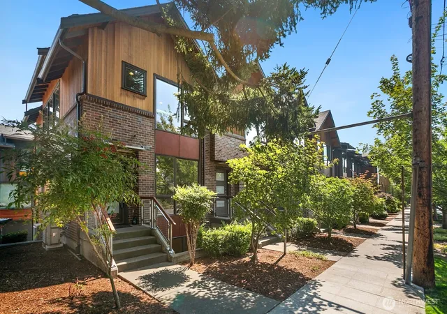 Photo 2 of Townhouse for sale at 6542 32nd Avenue Ne #A, Seattle, WA 98115 | MLS# NWM2571809 | Listing updated on 2026-10-01