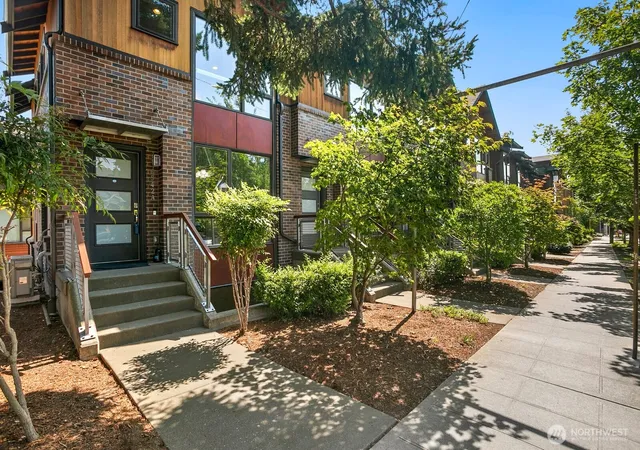 Photo 3 of Townhouse for sale at 6542 32nd Avenue Ne #A, Seattle, WA 98115 | MLS# NWM2571809 | Listing updated on 2026-10-01