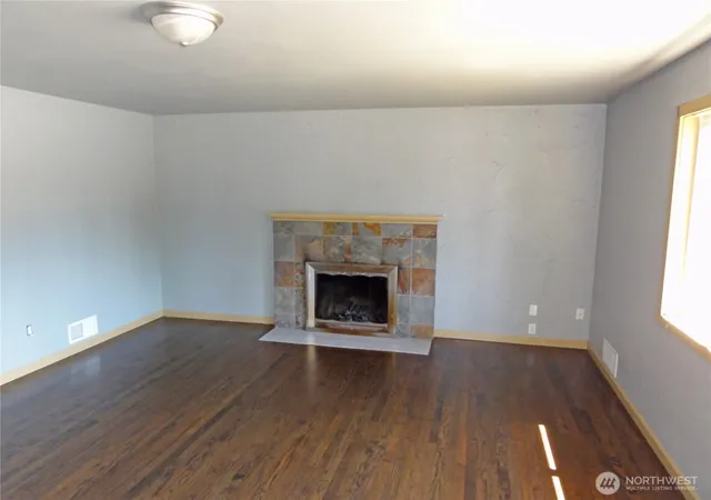 Photo 4 of Single family home for sale at 1101 S 72nd Street, Tacoma, WA 98408 | MLS# NWM2571826 | Listing updated on 2026-10-01