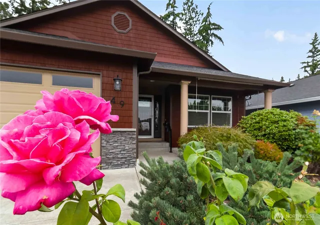 Photo 3 of Single family home for sale at 49 Willow Pointe Loop, Longview, WA 98632 | MLS# NWM2571829 | Listing updated on 2026-09-25