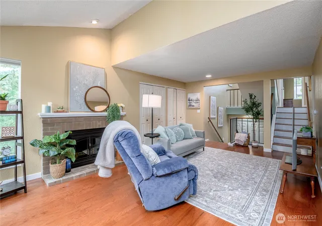 Photo 4 of Townhouse for sale at 15111 Sunwood Blvd #II22, Tukwila, WA 98188 | MLS# NWM2571832 | Listing updated on 2026-09-25