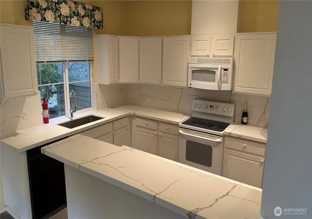 Photo 2 of Townhouse for sale at 5329 236th Place Se, Issaquah, WA 98029 | MLS# NWM2571833 | Listing updated on 2026-10-02