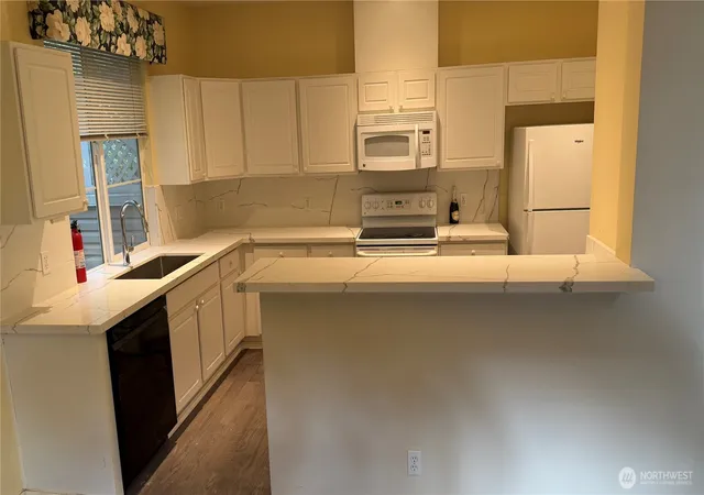 Photo 3 of Townhouse for sale at 5329 236th Place SE, Issaquah, WA 98029 | MLS# NWM2571833 | Listing updated on 2026-10-02