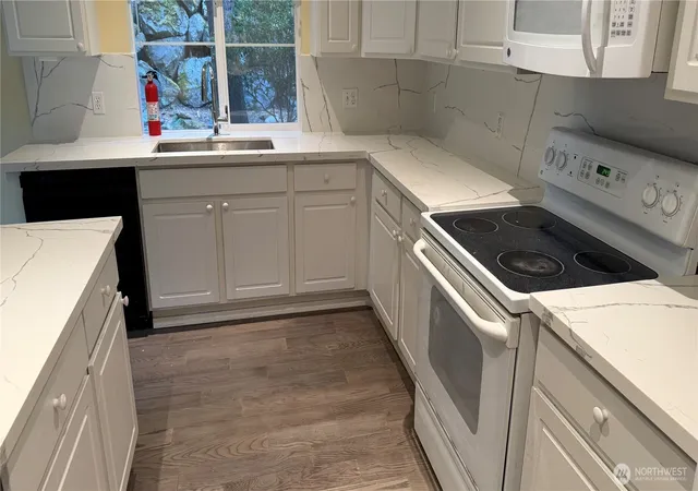 Photo 4 of Townhouse for sale at 5329 236th Place SE, Issaquah, WA 98029 | MLS# NWM2571833 | Listing updated on 2026-10-02