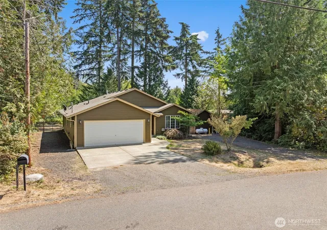 Photo 3 of Sale Pending at 90 E Park Loop, Shelton, WA 98584 | MLS# NWM2571846 | Listing updated on 2026-09-28