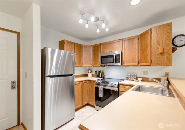 Photo 4 of Condo for sale at 12027 15Th Ave Ne #304, Seattle, WA 98125 | MLS# NWM2571847 | Listing updated on 2026-09-25