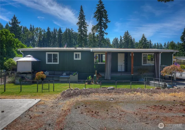 Photo 3 of Manufactured home for sale at 12605 112th Avenue E #30, Puyallup, WA 98374 | MLS# NWM2571882 | Listing updated on 2026-09-24