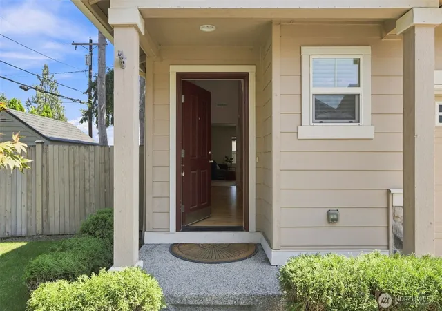 Photo 2 of Single family home for sale at 14015 4th Place W, Everett, WA 98208 | MLS# NWM2571885 | Listing updated on 2026-10-01