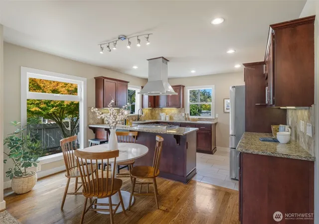 Photo 3 of Single family home for sale at 8804 5Th Ave Ne, Seattle, WA 98115 | MLS# NWM2571893 | Listing updated on 2026-09-30