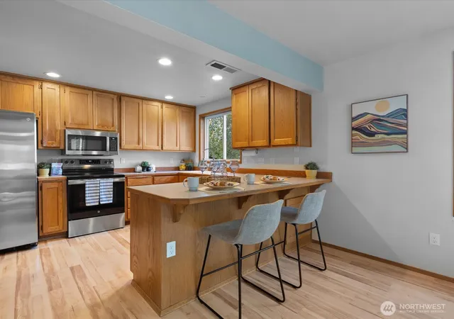 Photo 4 of Condo for sale at 3810 Hoyt Ave #A, Everett, WA 98201 | MLS# NWM2571896 | Listing updated on 2026-09-28
