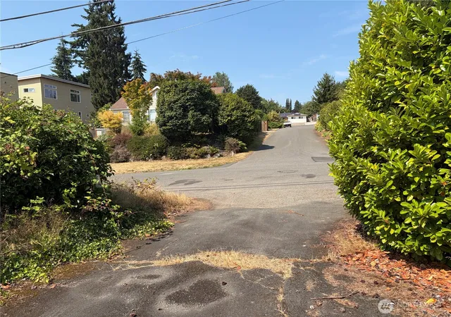 Photo 4 of Land for sale at 11334 Corliss Ave N, Seattle, WA 98133 | MLS# NWM2571897 | Listing updated on 2026-09-28