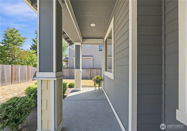 Photo 4 of Single family home for sale at 27816 153rd Place SE, Kent, WA 98042 | MLS# NWM2571904 | Listing updated on 2026-09-26