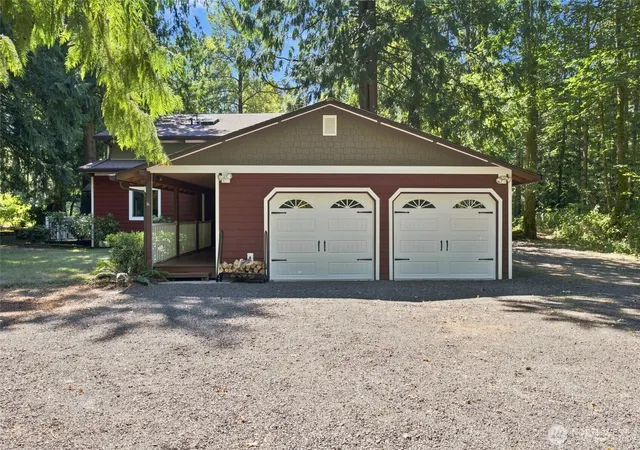 Photo 2 of Sale Pending at 14414 440th Ave Se, North Bend, WA 98045 | MLS# NWM2571914 | Listing updated on 2026-09-26