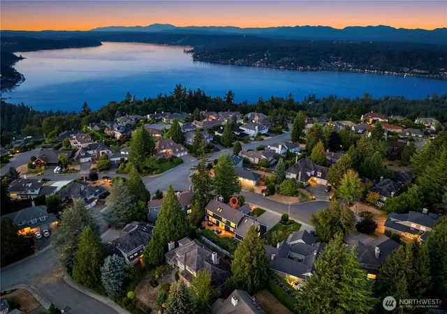 Photo 2 of Sale Pending at 4511 173rd Ave Se, Bellevue, WA 98006 | MLS# NWM2571952 | Listing updated on 2026-09-20