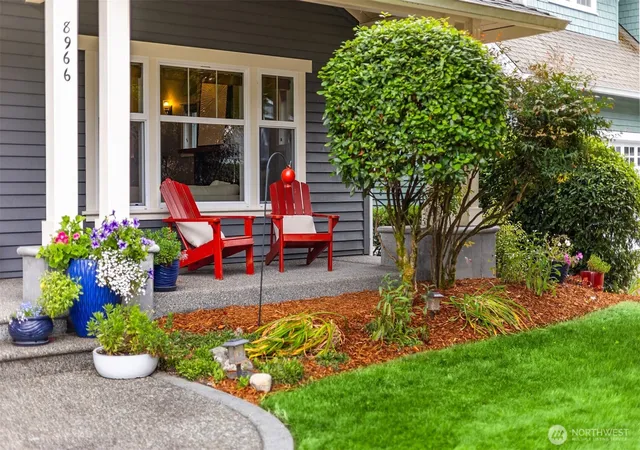 Photo 3 of Sale Pending at 8966 N Town Dr NE, Bainbridge Island, WA 98110 | MLS# NWM2571962 | Listing updated on 2026-09-29