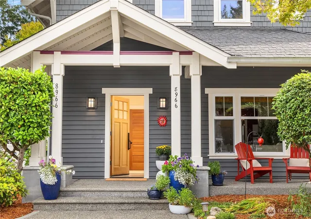 Photo 4 of Sale Pending at 8966 N Town Dr NE, Bainbridge Island, WA 98110 | MLS# NWM2571962 | Listing updated on 2026-09-29