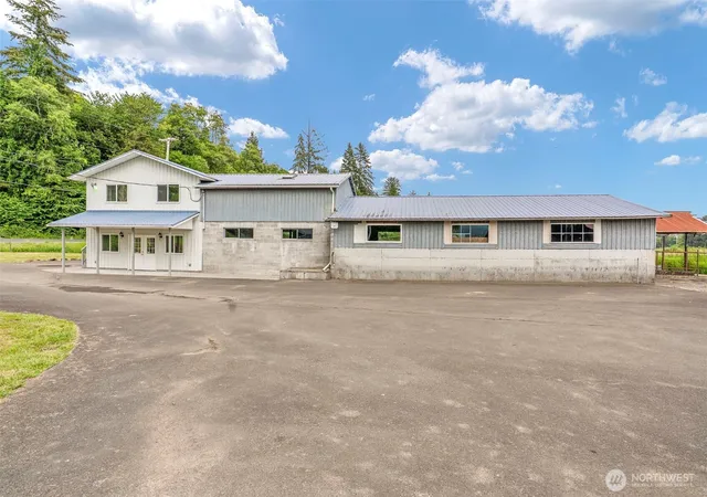 Photo 1 of Single family home for sale at 957 W State Route 4, Cathlamet, WA 98612 | MLS# NWM2571972 | Listing updated on 2026-09-25