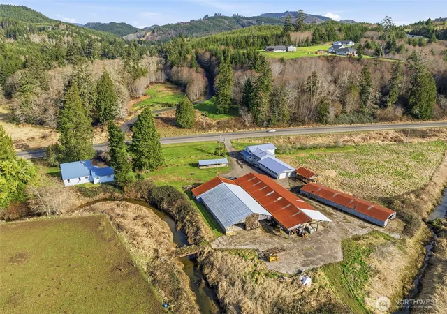 Photo 3 of Single family home for sale at 957 W State Route 4, Cathlamet, WA 98612 | MLS# NWM2571972 | Listing updated on 2026-09-25