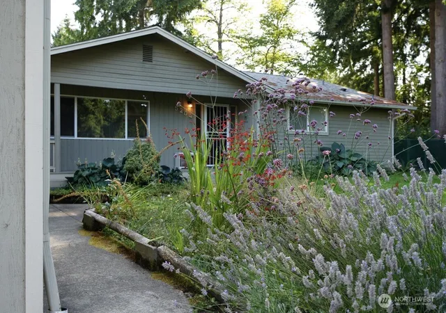 Photo 3 of Single family home for sale at 5204 53rd Street W, University Place, WA 98467 | MLS# NWM2571983 | Listing updated on 2026-09-25