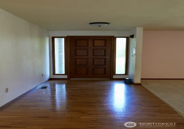 Photo 4 of Single family home for sale at 5204 53rd Street W, University Place, WA 98467 | MLS# NWM2571983 | Listing updated on 2026-09-25